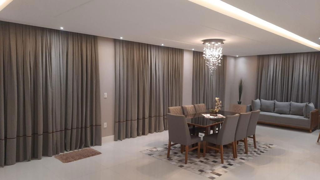 Apartamento Pronto em Itapema/SC com 268,27m² área privativa sendo, 4 suítes, 2 vagas de garagem, área de lazer completa