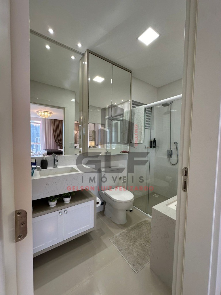 Apartamento de Luxo em Itapema/SC bairro Meia Praia, 4 suítes sendo 01 suíte máster com hidromassagem vista mar e 3 Vagas de garagem, Lazer Completo