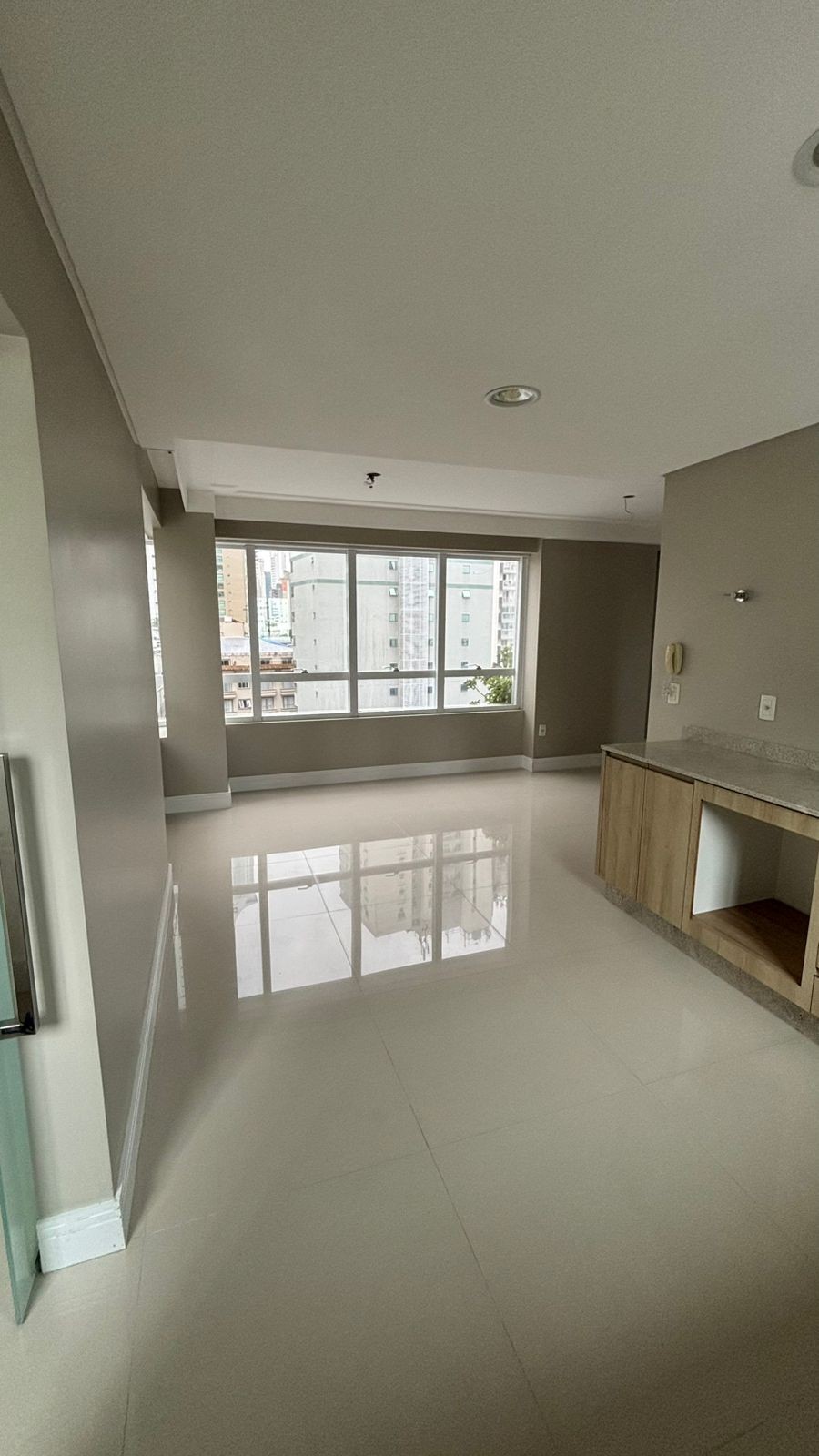 Apartamento Pronto para morar em Balneário Camboriú/SC com 160m² de área privativa sendo 3 suítes 3 vagas de garagem