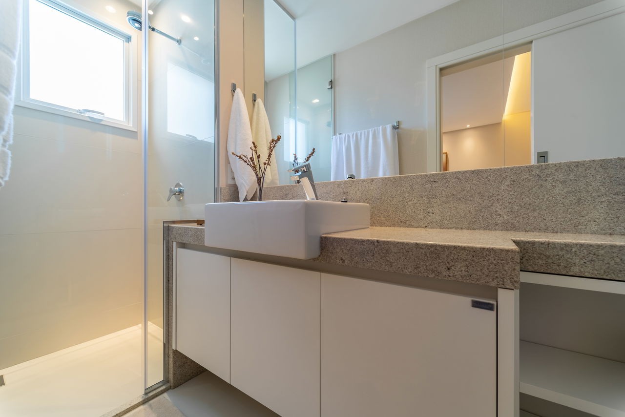 Luxuoso apartamento pronto à venda no Centro de Balneário Camboriú-SC: 4 quartos, 4 suítes, 4 banheiros, 4 vagas de garagem, 233m².