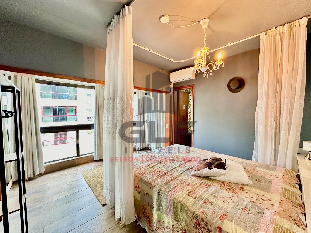 Apartamento Alto Padrão Mobiliado na cidade de Itapema/SC no bairro Meia Praia, 3 dormitórios 1 suíte e 1 Vaga de garagem. Bem localizado. Investir