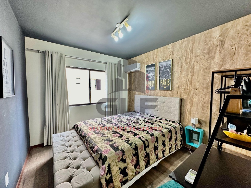Apartamento Alto Padrão Mobiliado na cidade de Itapema/SC no bairro Meia Praia, 3 dormitórios 1 suíte e 1 Vaga de garagem. Bem localizado. Investir