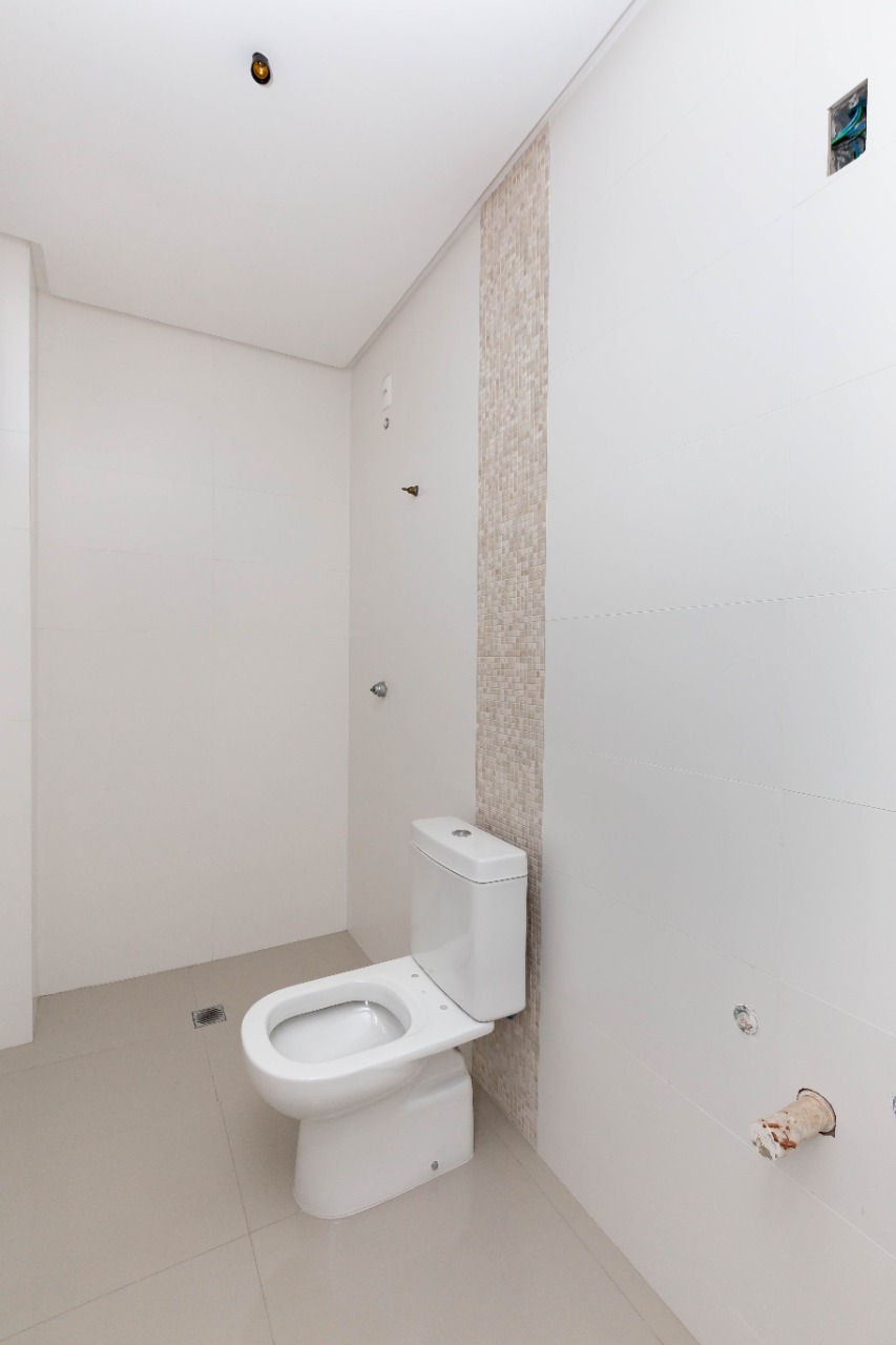 Apartamento de luxo Pronto na cidade de Balneário Camboriú/SC, no bairro Centro, com 4 Suítes e 3 Vagas de Garagem. Localização Privilegiada.