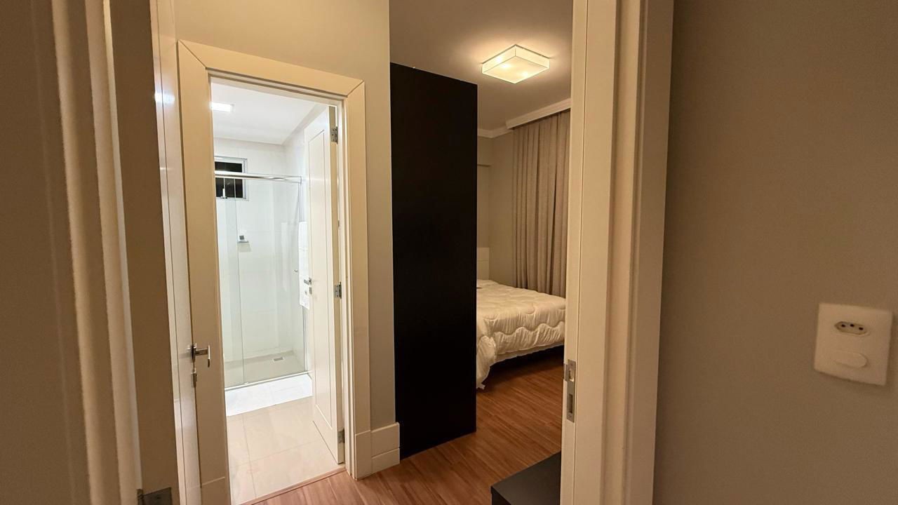 Apartamento Pronto Para morar em Balneário Camboriú/SC com 300m² área privativa sendo 4 suítes, 5 vagas de garagem, lazer completo