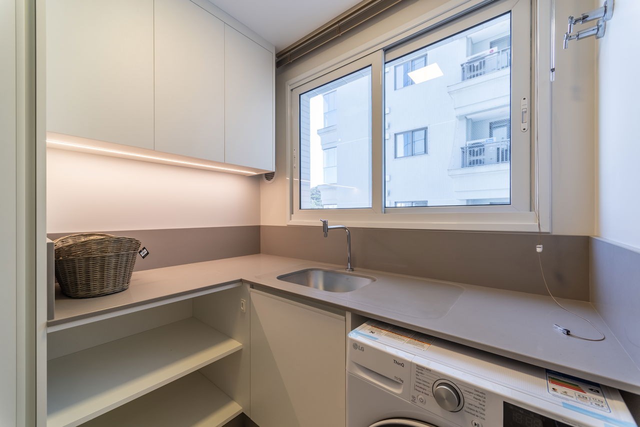 Apartamento de luxo pronto no Centro de Balneário Camboriú-SC: 4 quartos, 4 suítes, 5 banheiros, 4 vagas de garagem, 237m²