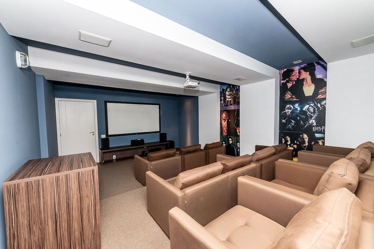 Sala comercial na cidade de Balneário Camboriú/SC no bairro Centro, com 109m² e 1 Vaga de Garagem.