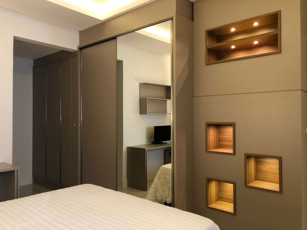 Apartamento Pronto em Itapema/SC com 268,27m² área privativa sendo, 4 suítes, 2 vagas de garagem, área de lazer completa
