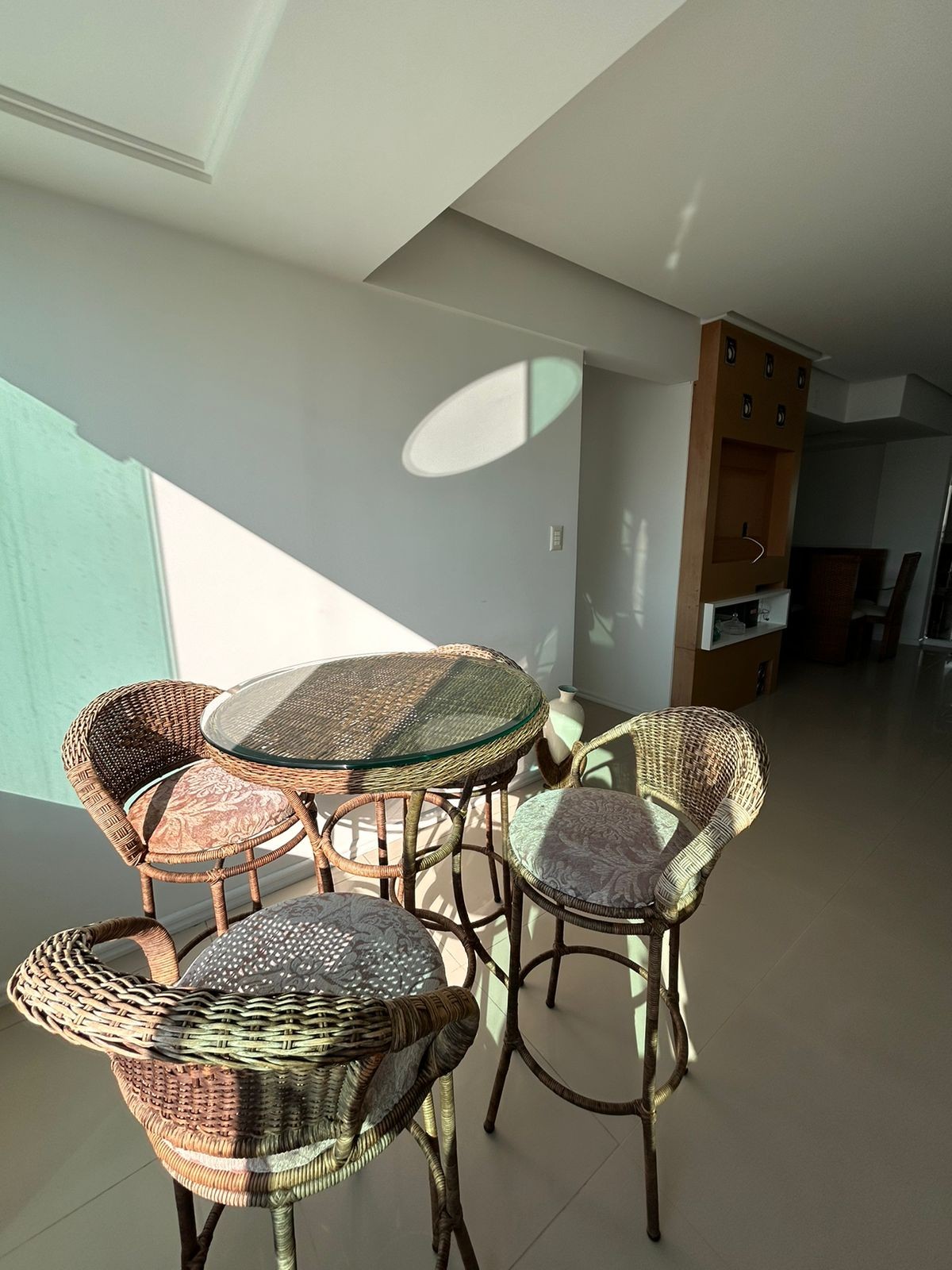 Imperdível apartamento Pronto à venda em Balneário Camboriú-SC, Barra Sul: 3 quartos, 1 suíte, 2 banheiros, 1 vaga de garagem, 140m².
