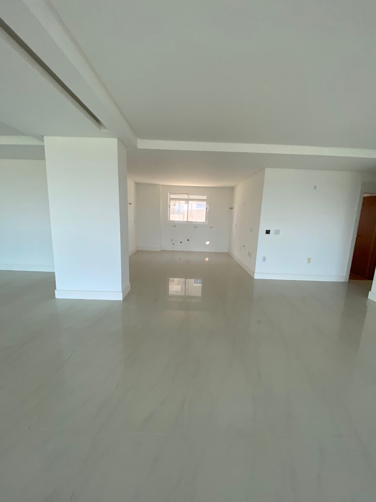 Imperdível! Apartamento de Luxo Pronto na Barra Sul, Balneário Camboriú-SC: 4 suítes, 3 vagas, 220,79m². Agende sua visita!