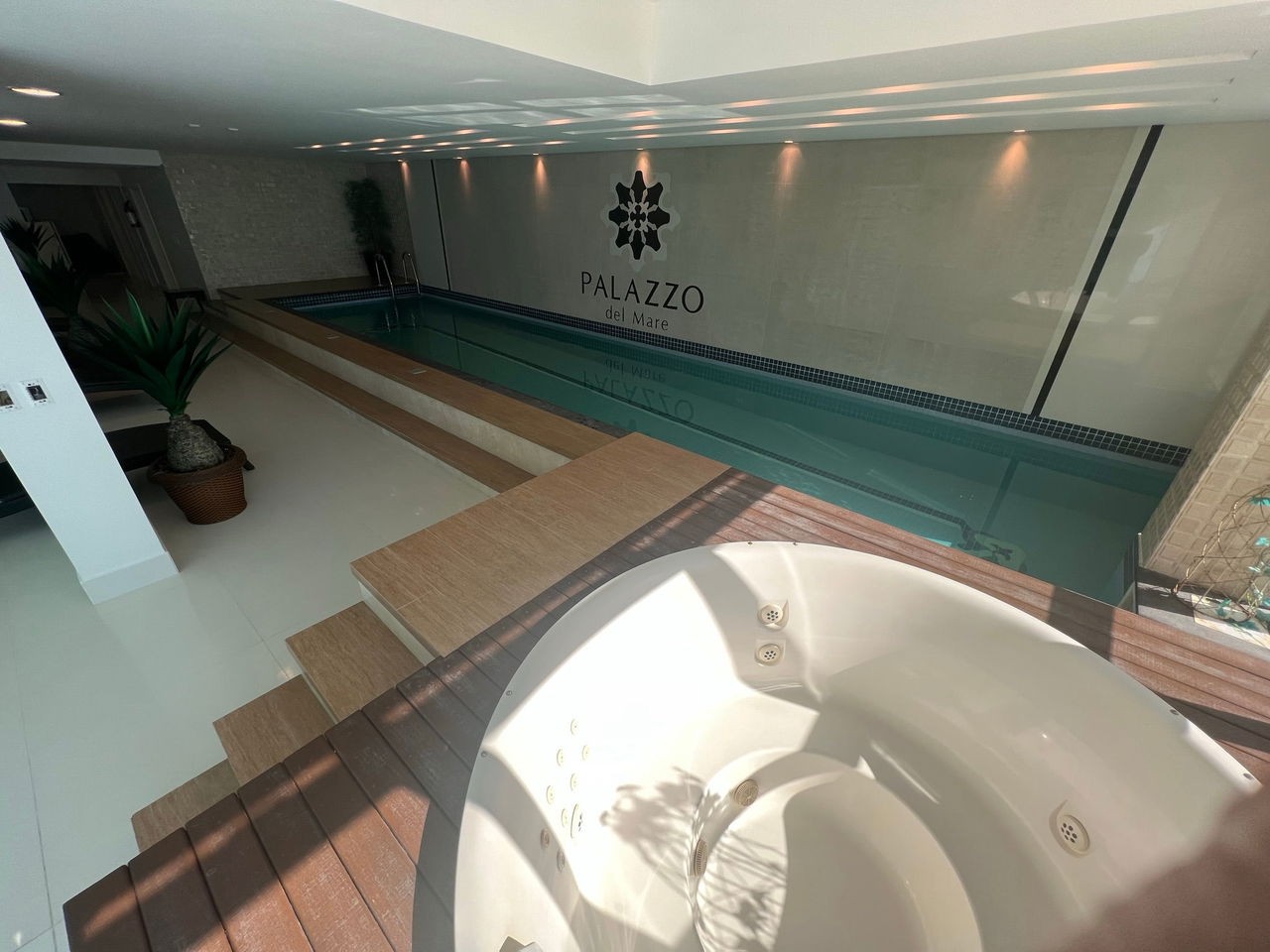 Apartamento Novo e Pronto para morar na cidade de Itapema/SC no bairro Morretes, com 2 Suítes e 1 Vaga de garagem, com Lazer Completo. Bem localizado.