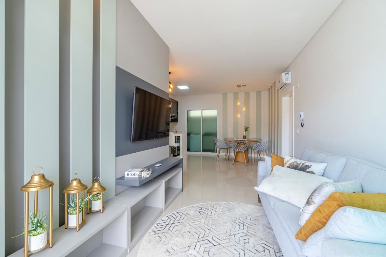 Apartamento Pronto à venda em Bombinhas-SC, Canto Grande: 1 quarto, 1 suíte, 1 banheiro, 1 vaga - 70m². Aproveite!