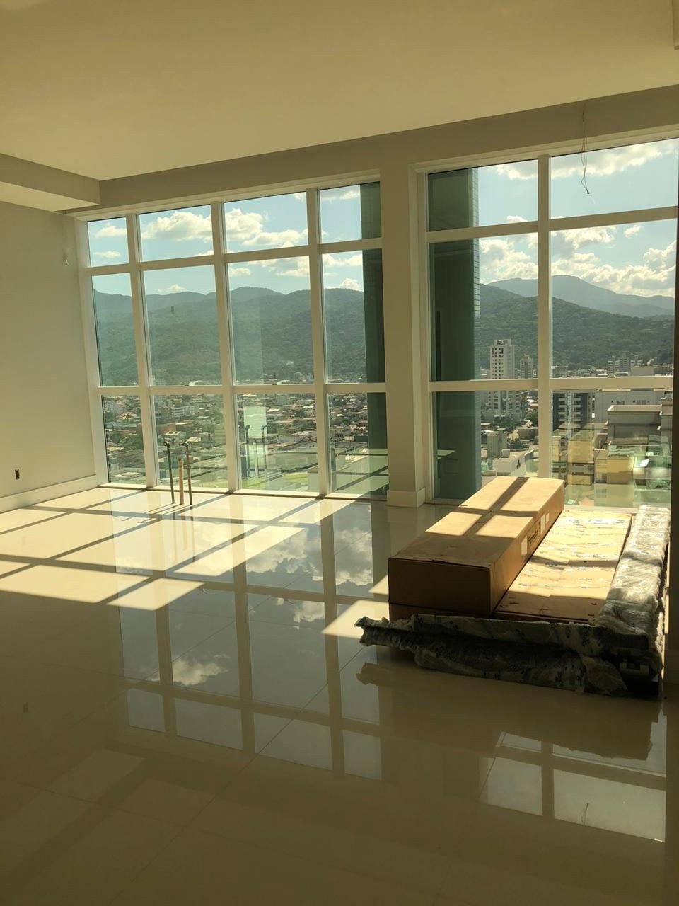 Apartamento Pronto em Itapema/SC bairro Meia Praia, com 417,09m² área privativa não perca essa oportunidade