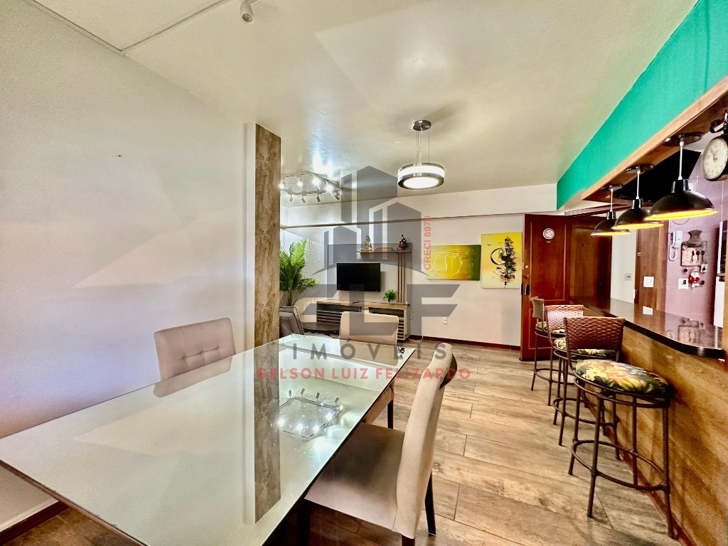 Apartamento Alto Padrão Mobiliado na cidade de Itapema/SC no bairro Meia Praia, 3 dormitórios 1 suíte e 1 Vaga de garagem. Bem localizado. Investir