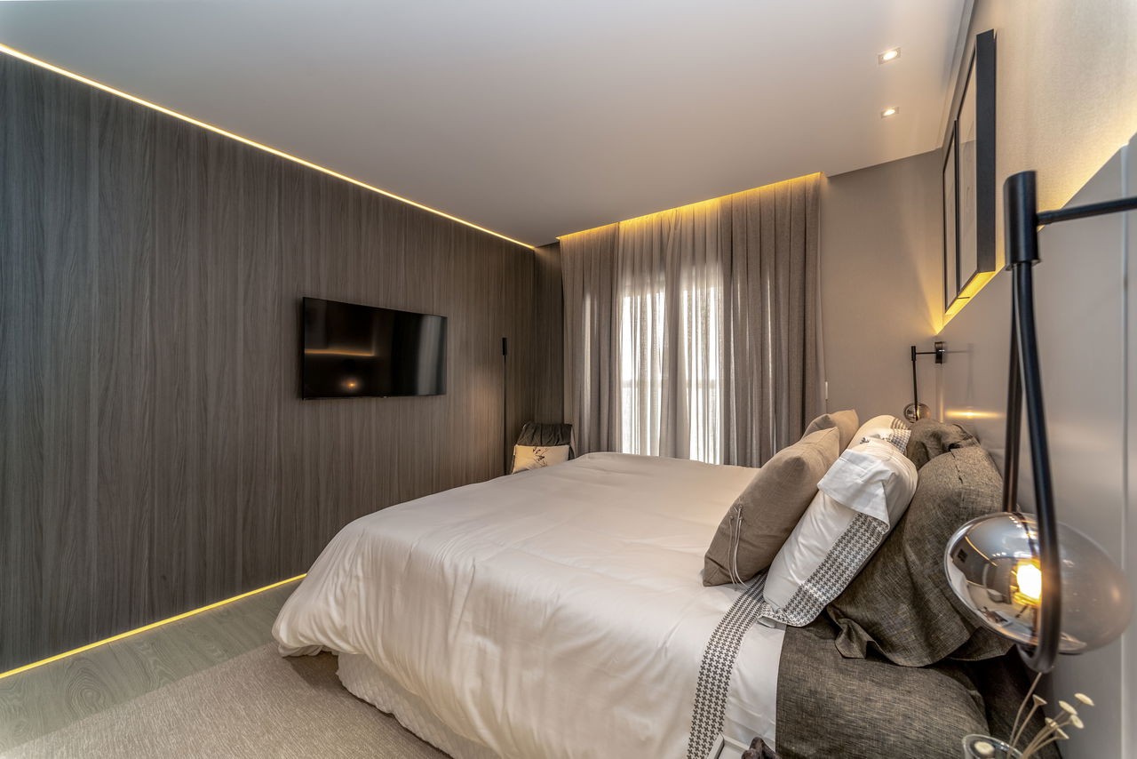 Apartamento de luxo pronto no Centro de Balneário Camboriú-SC: 4 quartos, 4 suítes, 5 banheiros, 4 vagas de garagem, 237m²