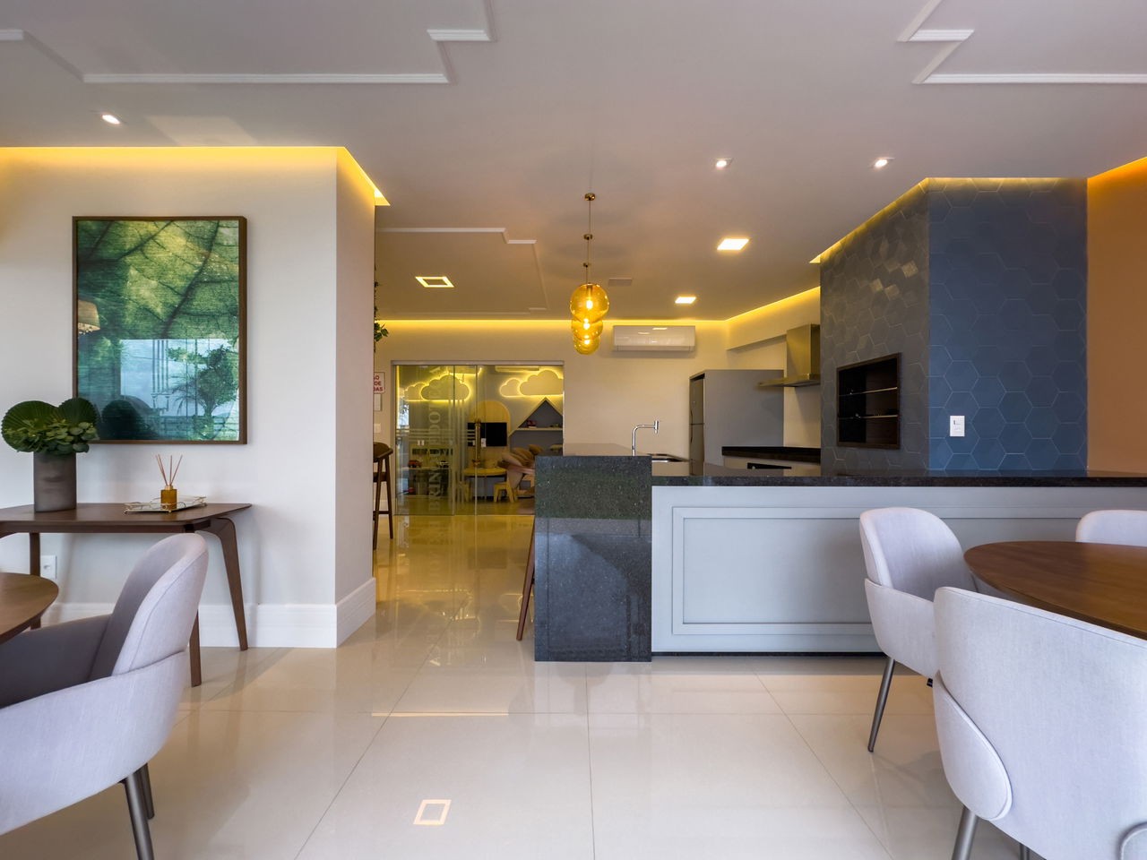 Apartamento Pronto para morar em Itapema/SC bairro Morretes, com 182,25m² área privativa sendo 4 suítes, 3 vagas de garagem, área de lazer completa