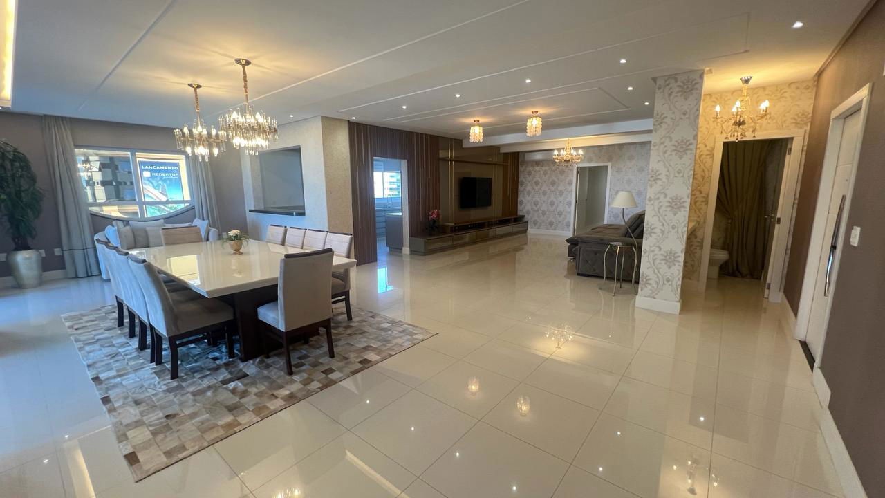 Apartamento Pronto Mobiliado em Itapema/SC no bairro Meia Praia, com 268m², 4suítes e 2vagas de gragem. Ótima localização a 400m do mar. Investimento.