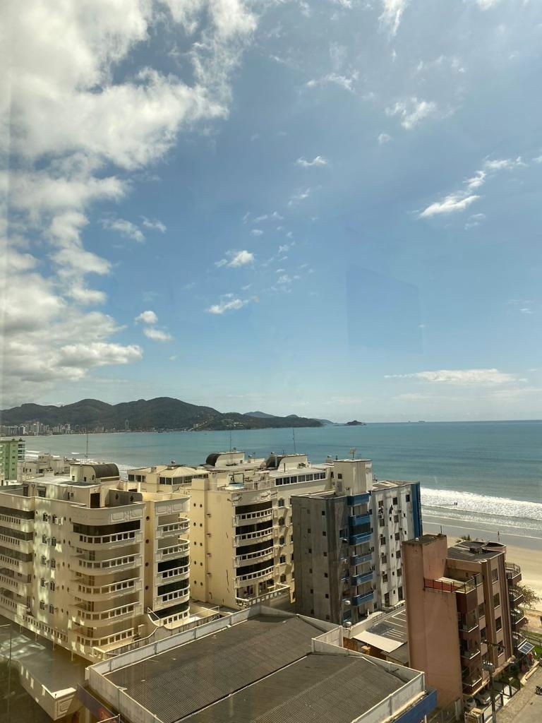 Apartamento Pronto em Itapema/SC com 268,27m² área privativa sendo, 4 suítes, 2 vagas de garagem, área de lazer completa