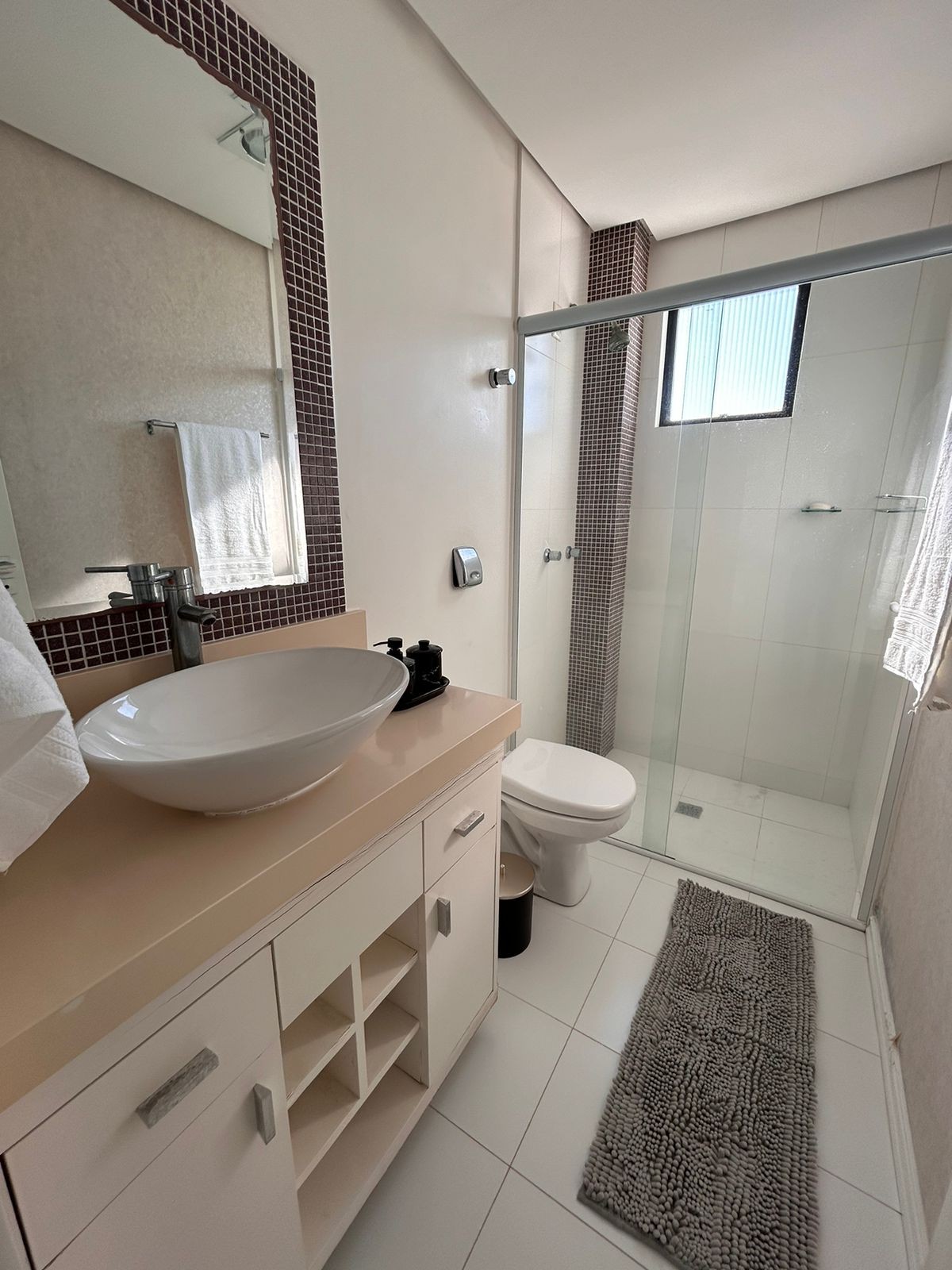 Imperdível apartamento Pronto à venda em Balneário Camboriú-SC, Barra Sul: 3 quartos, 1 suíte, 2 banheiros, 1 vaga de garagem, 140m².