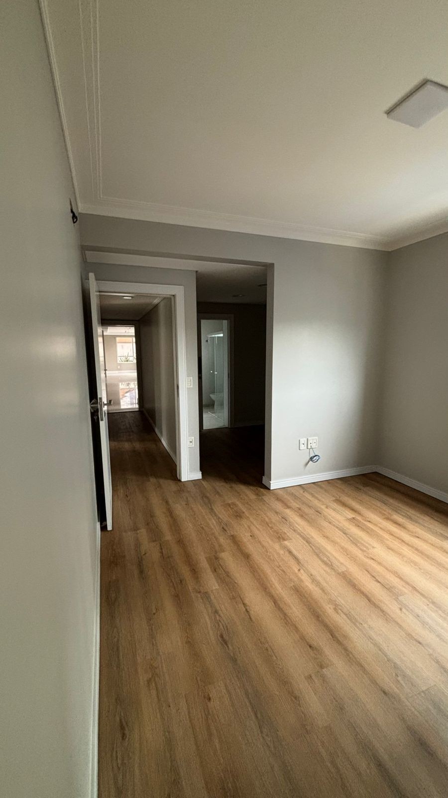 Apartamento Pronto para morar em Balneário Camboriú/SC com 160m² de área privativa sendo 3 suítes 3 vagas de garagem