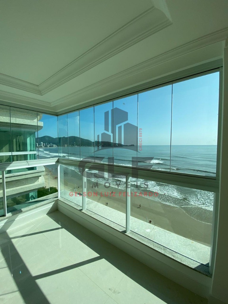 Apartamento Pronto para morar em Itapema/SC bairro Meia Praia, com 169m² área privativa sendo 4 suítes, 3 vagas de garagem, área de lazer completa