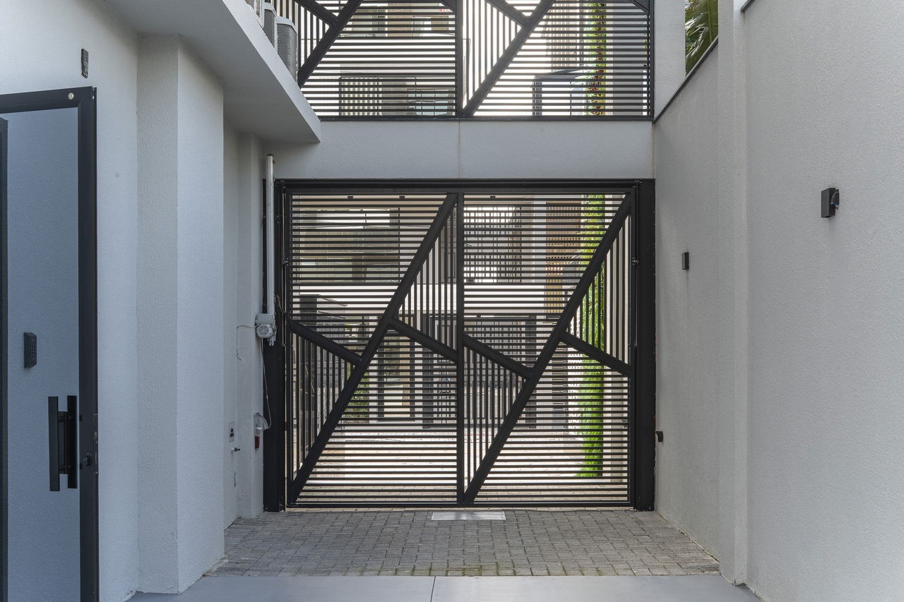 Apartamento Pronto para morar em Bombinhas/SC com 97m² área privativa sendo 2 suítes, 1 vaga de garagem,