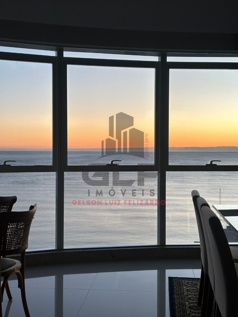 Apartamento de Luxo em Itapema/SC bairro Meia Praia, 4 suítes sendo 01 suíte máster com hidromassagem vista mar e 3 Vagas de garagem, Lazer Completo