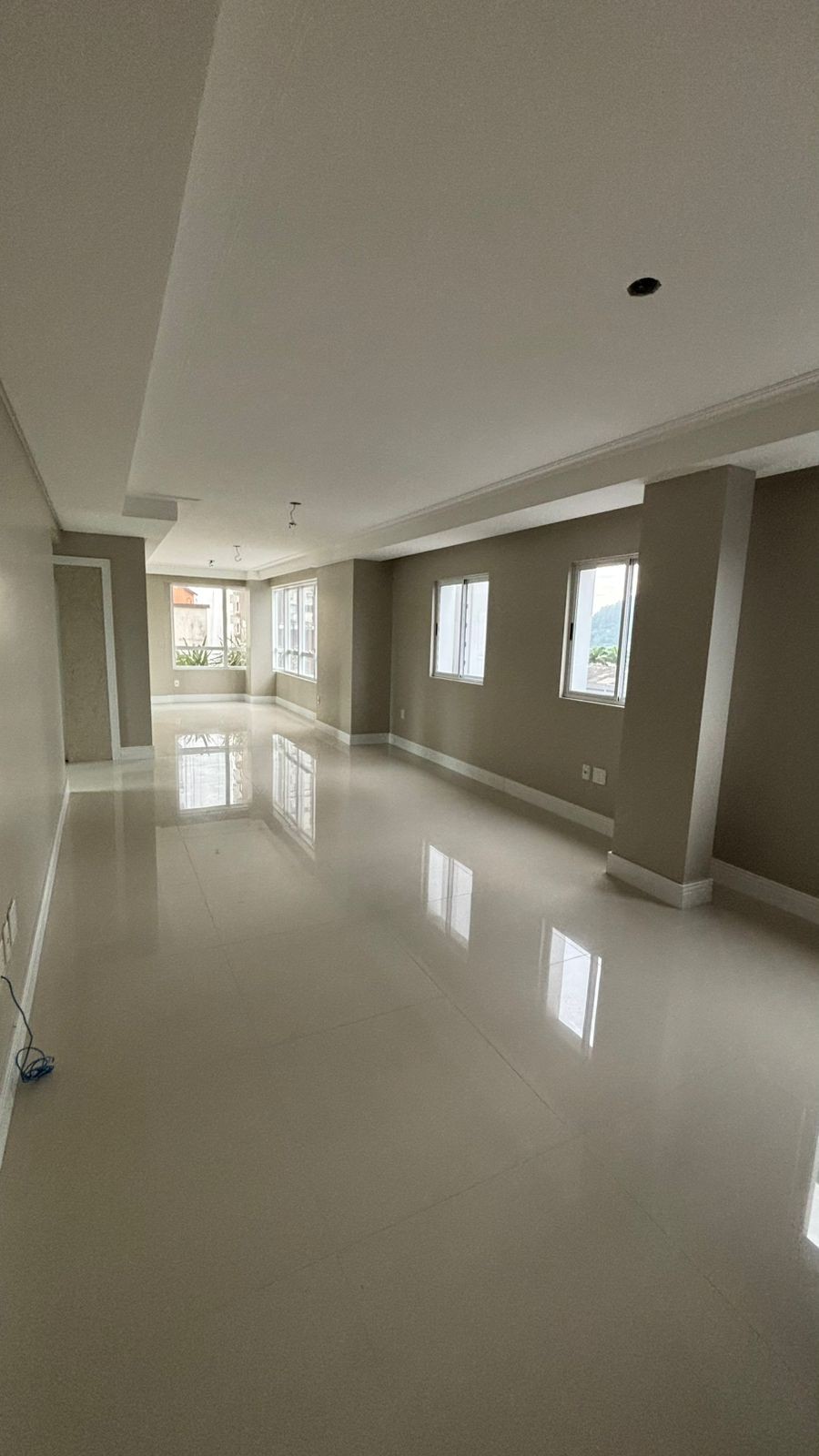 Apartamento Pronto para morar em Balneário Camboriú/SC com 160m² de área privativa sendo 3 suítes 3 vagas de garagem