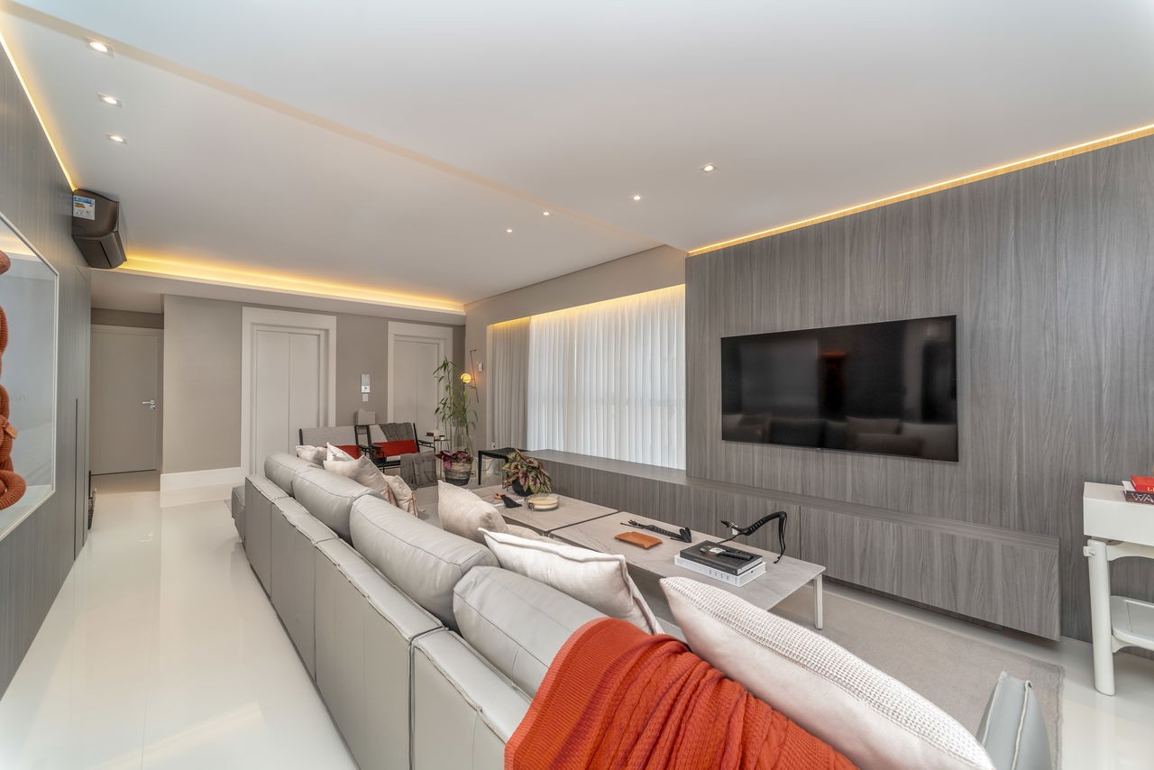 Apartamento de luxo pronto no Centro de Balneário Camboriú-SC: 4 quartos, 4 suítes, 5 banheiros, 4 vagas de garagem, 237m²