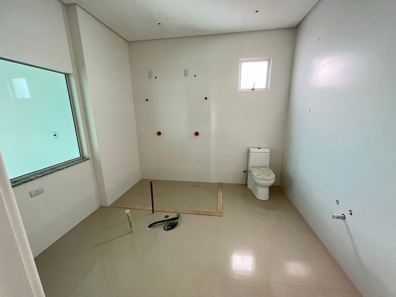 Apartamento Novo e Pronto para morar na cidade de Itapema/SC no bairro Morretes, com 2 Suítes e 1 Vaga de garagem, com Lazer Completo. Bem localizado.