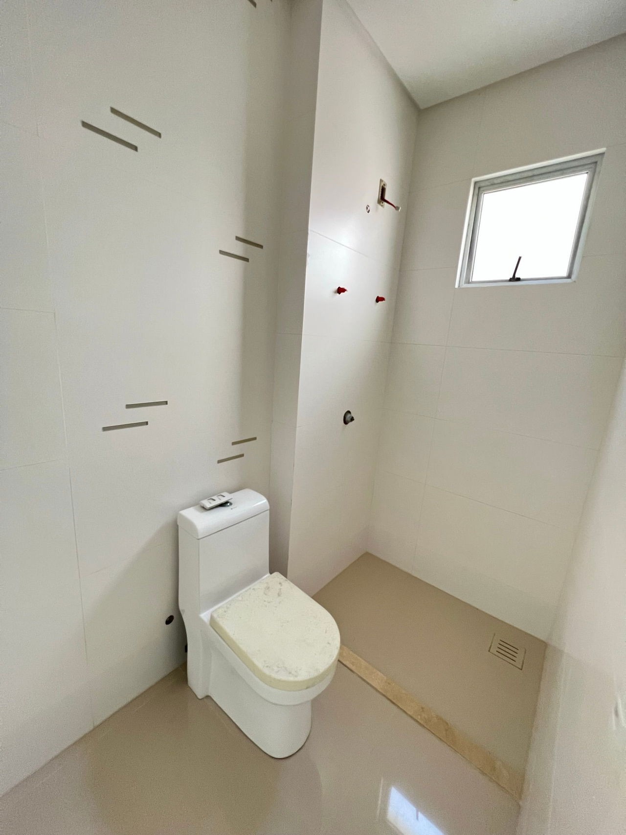 Apartamento Novo e Pronto para morar na cidade de Itapema/SC no bairro Morretes, com 2 Suítes e 1 Vaga de garagem, com Lazer Completo. Bem localizado.