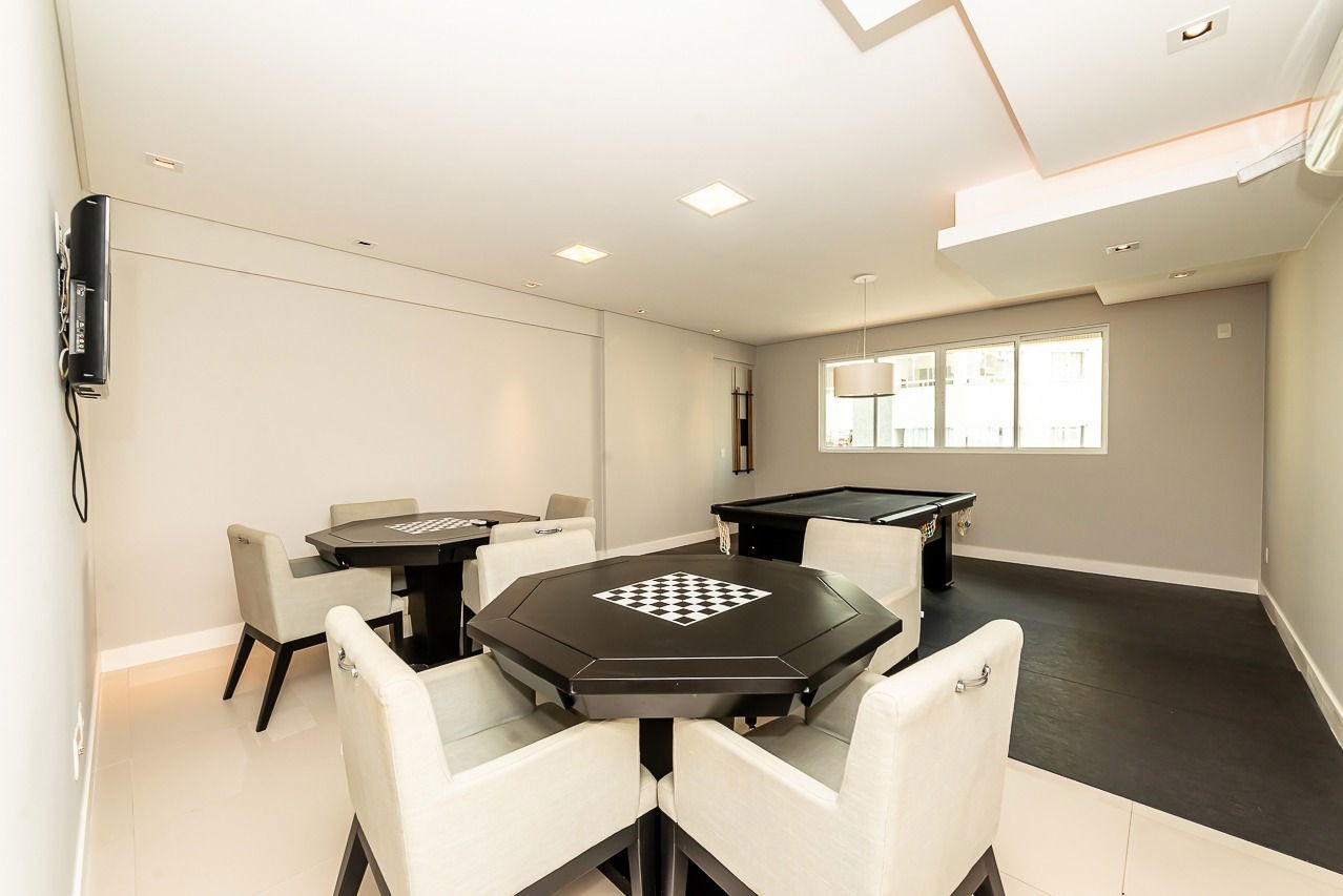 Sala comercial na cidade de Balneário Camboriú/SC no bairro Centro, com 109m² e 1 Vaga de Garagem.
