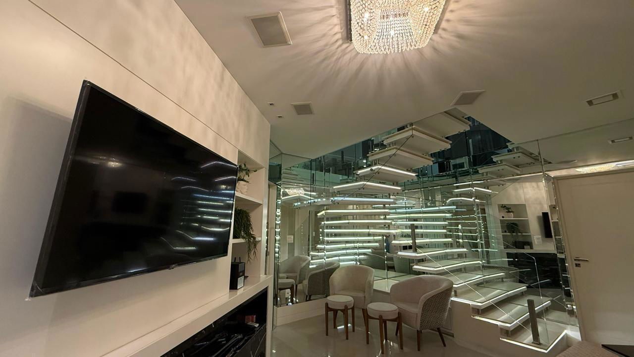 Apartamento Pronto Para morar em Balneário Camboriú/SC com 300m² área privativa sendo 4 suítes, 5 vagas de garagem, lazer completo