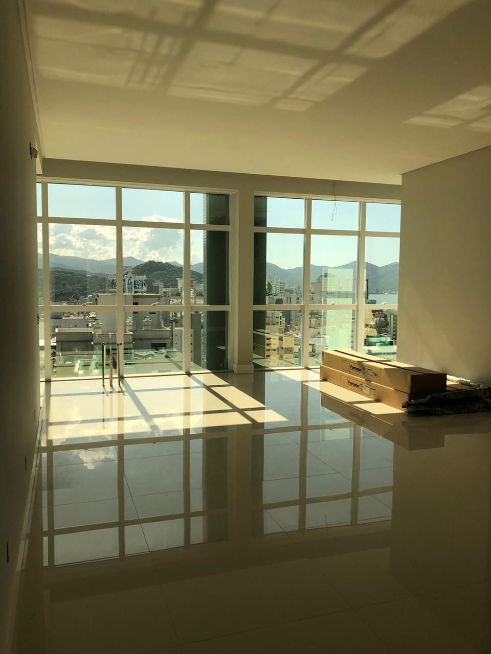 Apartamento Pronto em Itapema/SC bairro Meia Praia, com 417,09m² área privativa não perca essa oportunidade