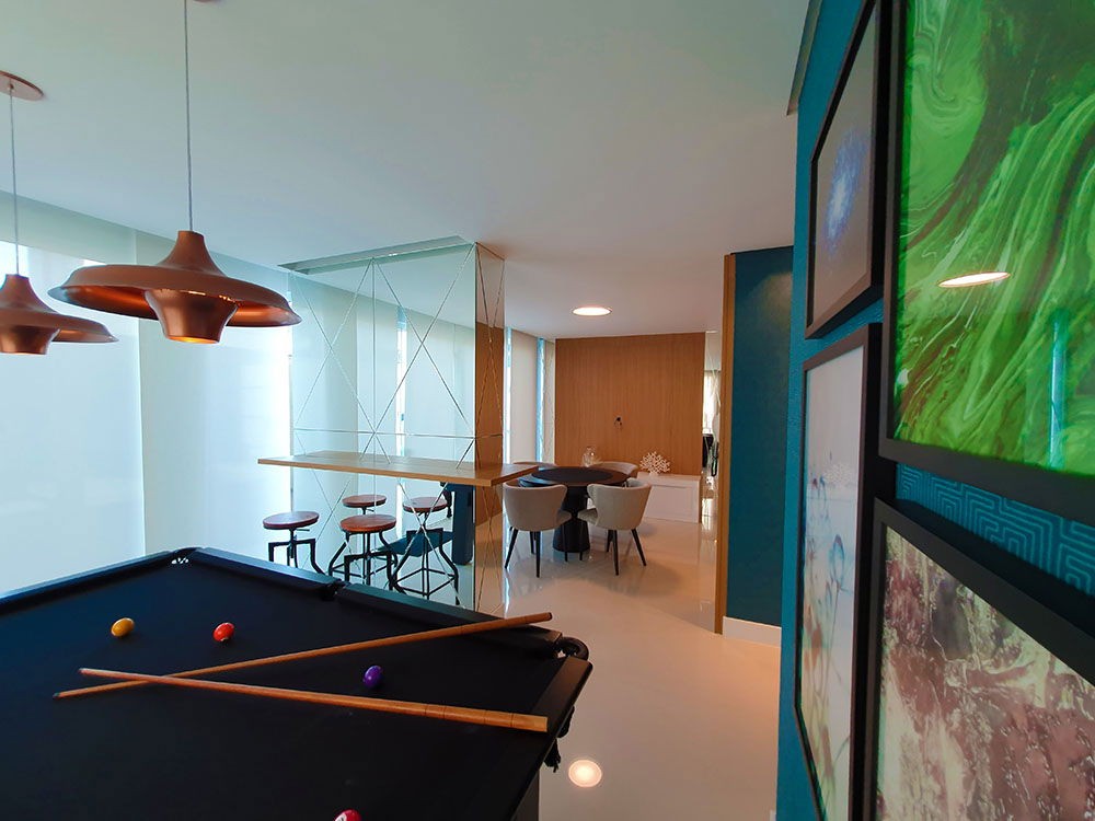 Apartamento de Luxo Pronto no Centro de Balneário Camboriú-SC: 3 suítes, 4 banheiros, 3 vagas de garagem, 145,82m² de área.
