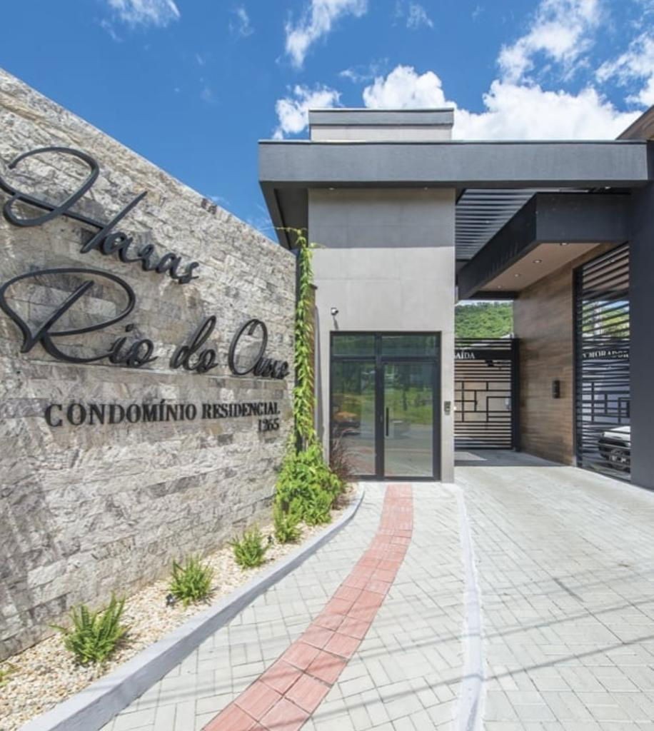 Casa pronta em balneário camboriú com 350m² de área privativ