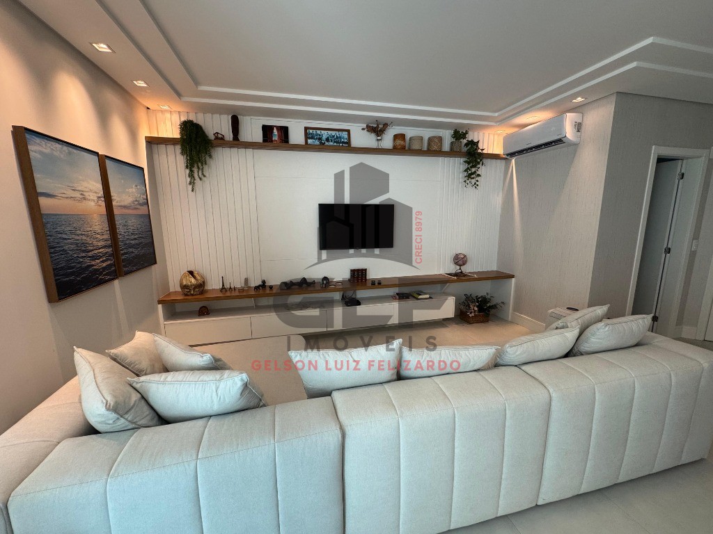 Apartamento de Alto Padrão na cidade de Itapema/SC, no bairro Meia Praia, com 4 Suítes sendo 01 máster com hidromassagem e 3 Vagas de Garagem.