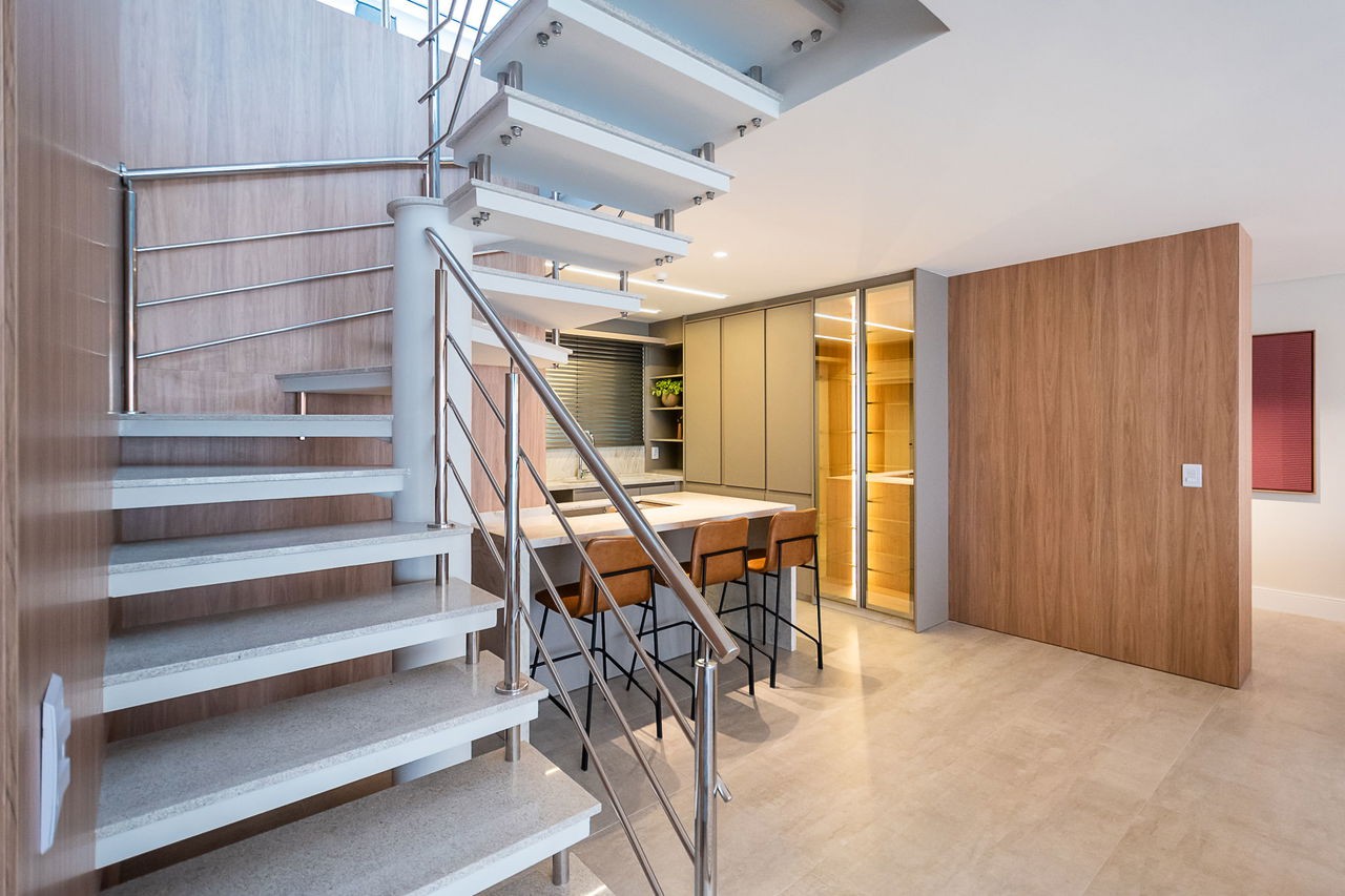 Imperdível apartamento Pronto à venda em Itajaí-SC, no bairro Fazenda: 3 quartos, 3 suítes, 5 banheiros, 5 vagas de garagem, 328,96 m²!