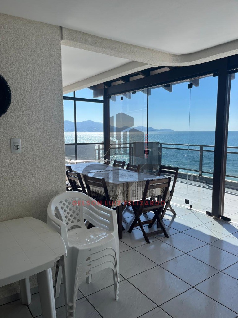 Apartamento Pronto em Itapema/SC bairro Meia Praia, com 250,27m² área privativa sendo 4 dormitórios e 2 suítes, 2 vagas de garagem, bem localizado