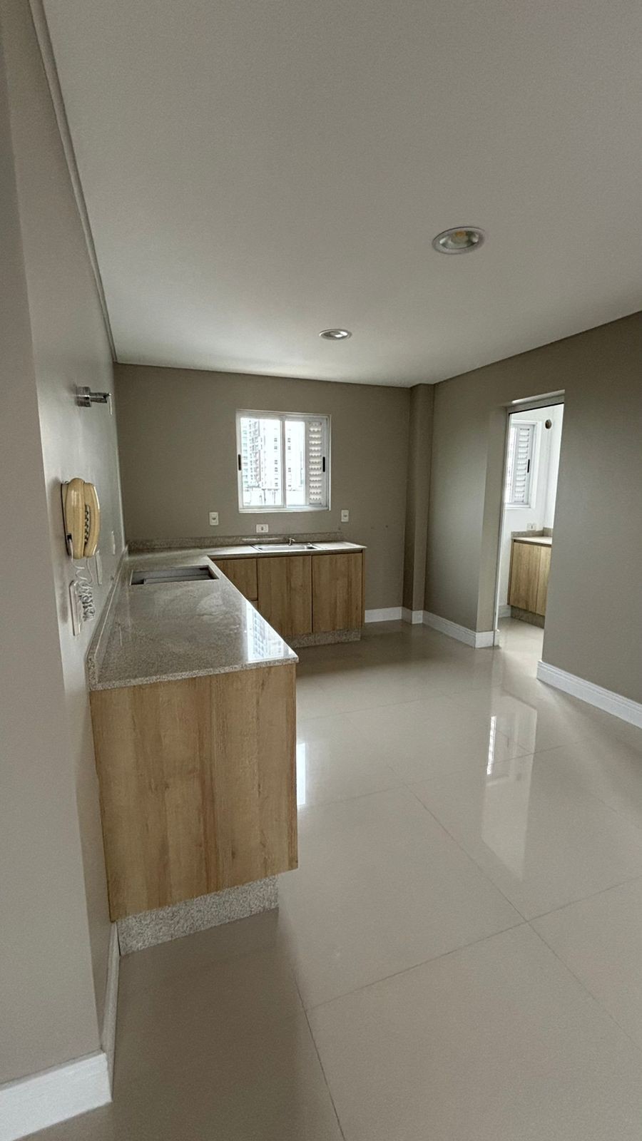 Apartamento Pronto para morar em Balneário Camboriú/SC com 160m² de área privativa sendo 3 suítes 3 vagas de garagem