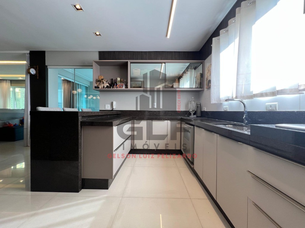 Apartamento pronto para morar em Itapema/SC com 357m² área privativa sendo 4 suítes, 3 vagas de garagem, área de lazer completa