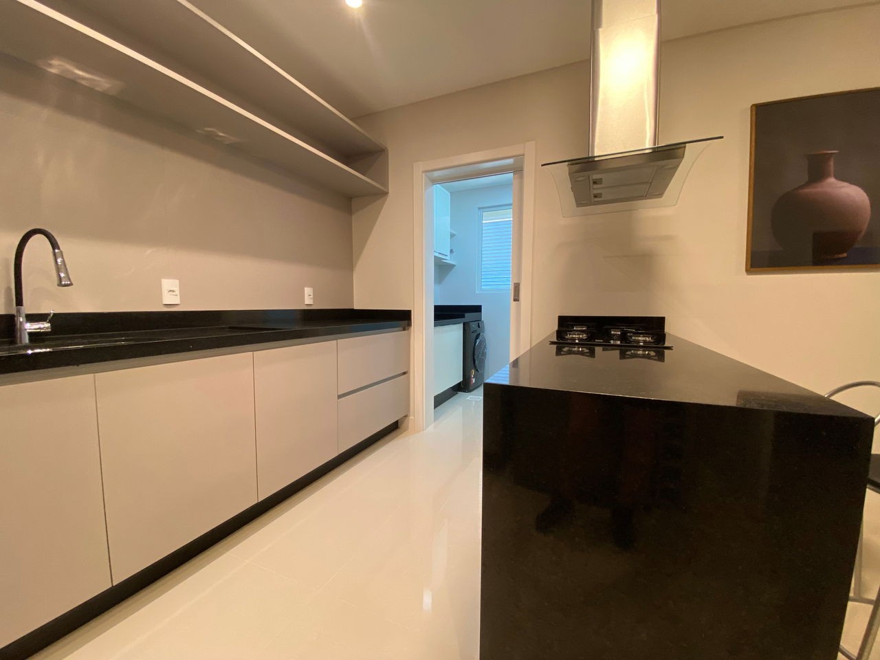 Apartamento Pronto em Itapema/SC bairro Meia Praia, com 142m² área privativa, não perca essa oportunidade