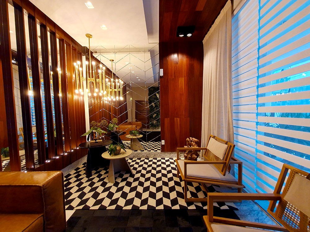 Apartamento de Luxo Pronto no Centro de Balneário Camboriú-SC: 3 suítes, 4 banheiros, 3 vagas de garagem, 145,82m² de área.