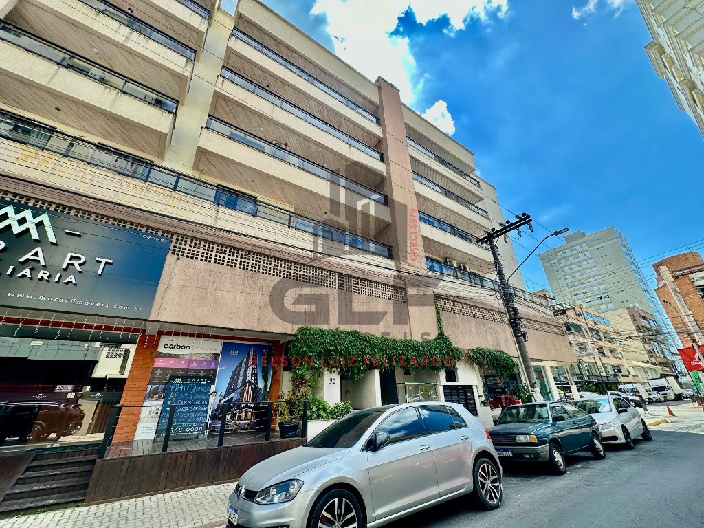 Apartamento Alto Padrão Mobiliado na cidade de Itapema/SC no bairro Meia Praia, 3 dormitórios 1 suíte e 1 Vaga de garagem. Bem localizado. Investir