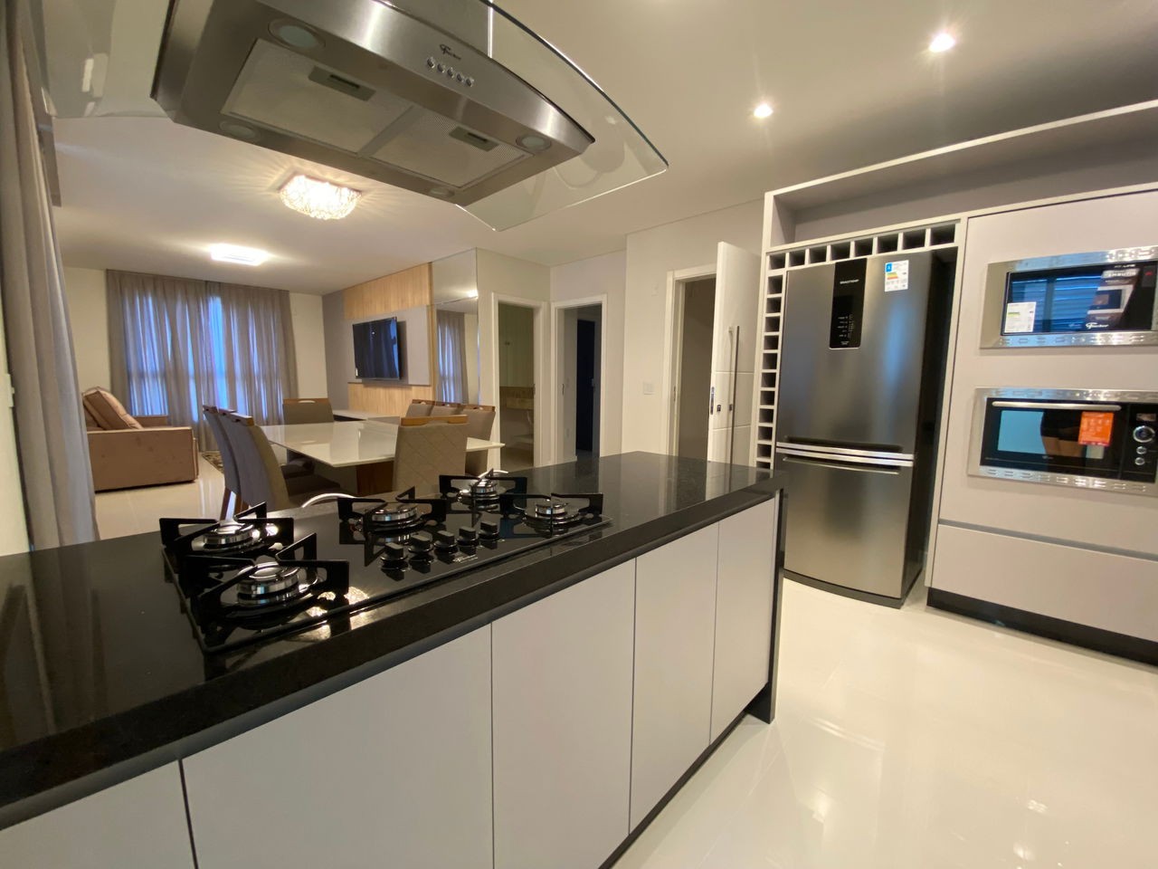 Apartamento Pronto em Itapema/SC bairro Meia Praia, com 142m² área privativa, não perca essa oportunidade