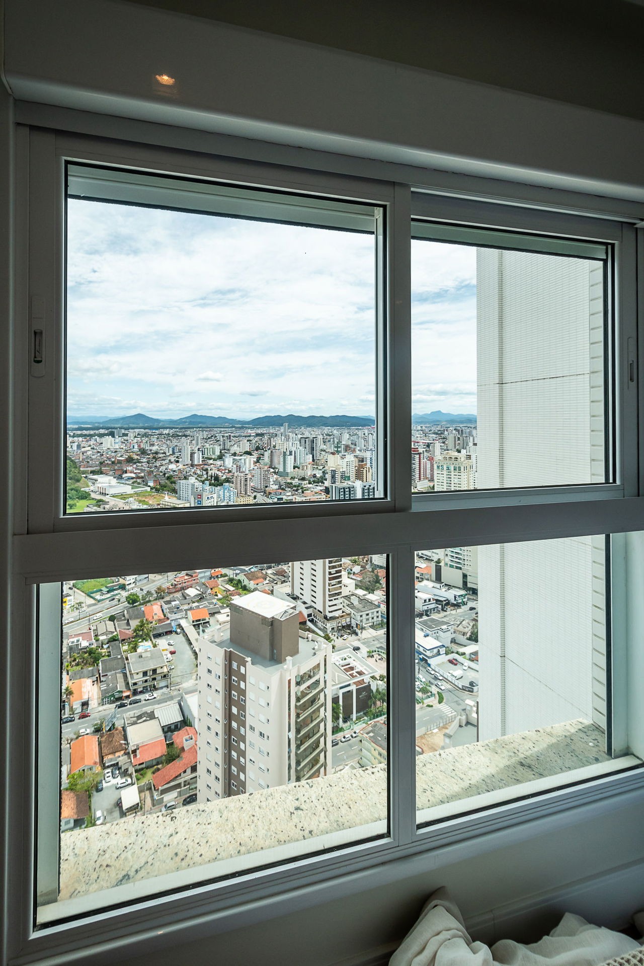 Imperdível apartamento Pronto à venda em Itajaí-SC, no bairro Fazenda: 3 quartos, 3 suítes, 5 banheiros, 5 vagas de garagem, 328,96 m²!