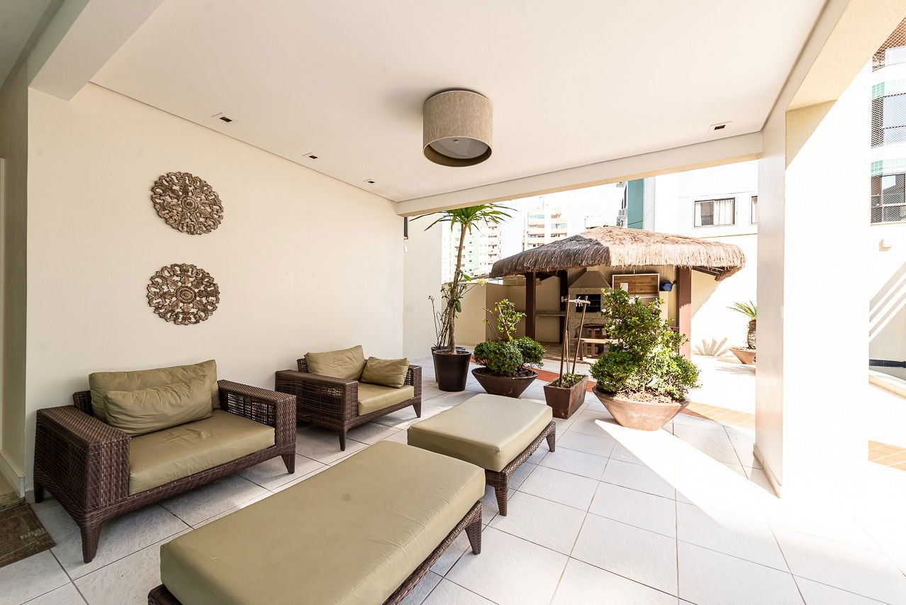 Sala comercial na cidade de Balneário Camboriú/SC no bairro Centro, com 109m² e 1 Vaga de Garagem.