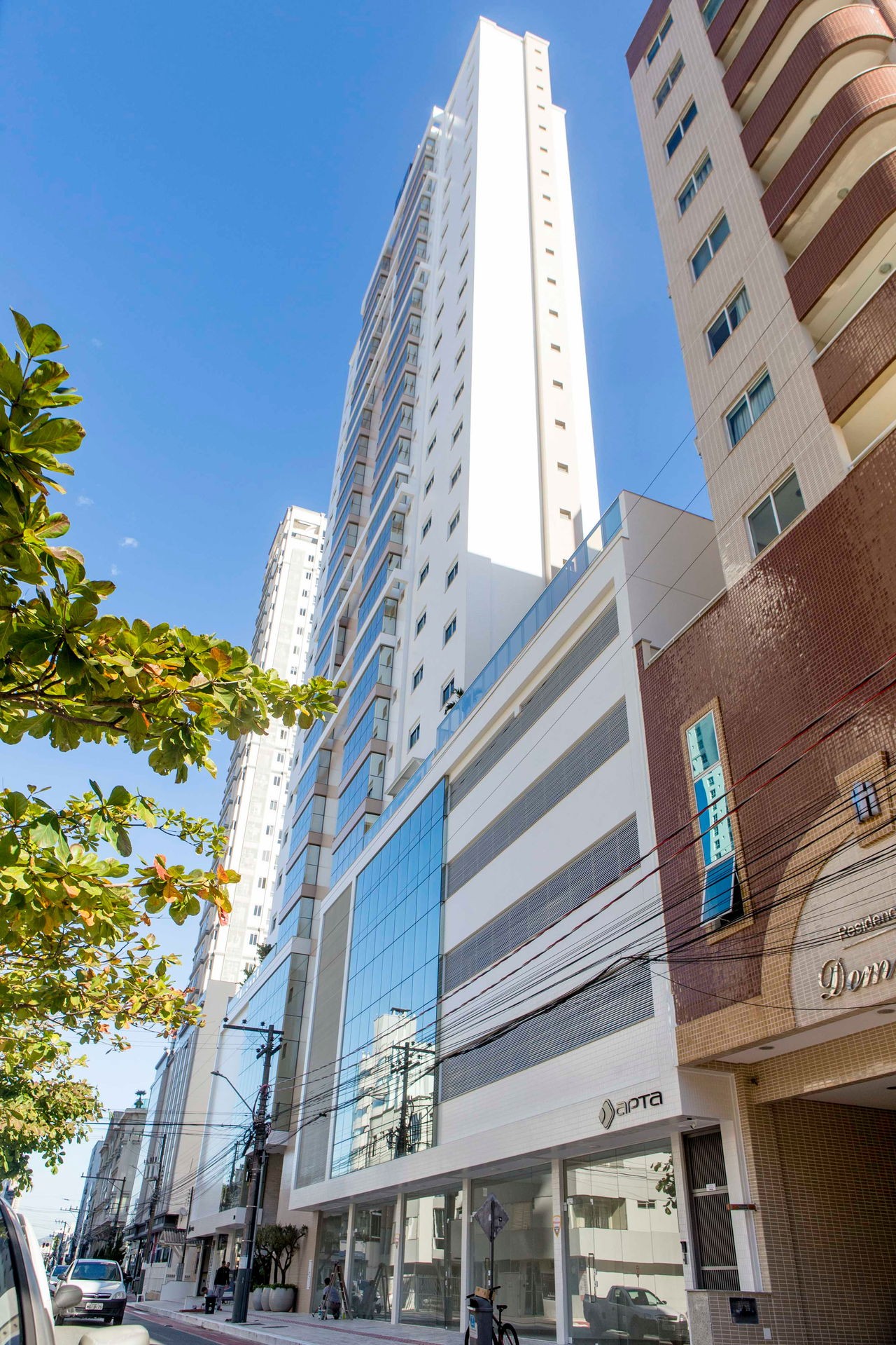 Apartamento de Luxo pronto no Centro de Balneário Camboriú-SC: 03 Quartos, 3 Suítes, 4 Banheiros, 3 Vagas, 135,60m².