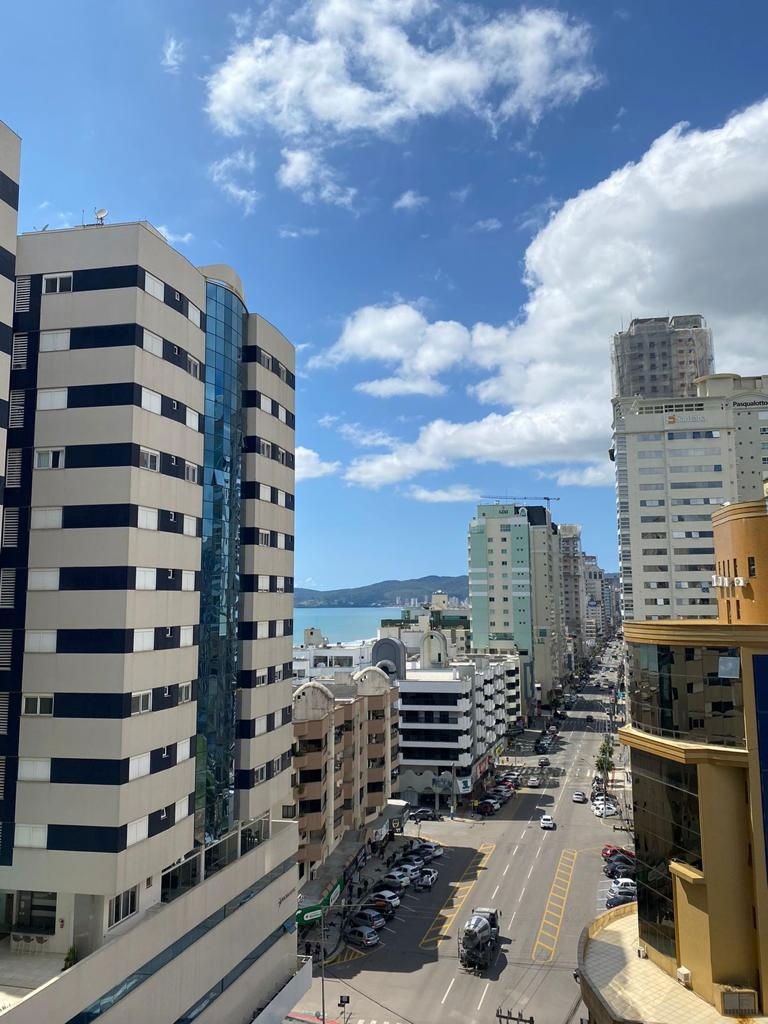 Apartamento Pronto em Itapema/SC com 268,27m² área privativa sendo, 4 suítes, 2 vagas de garagem, área de lazer completa