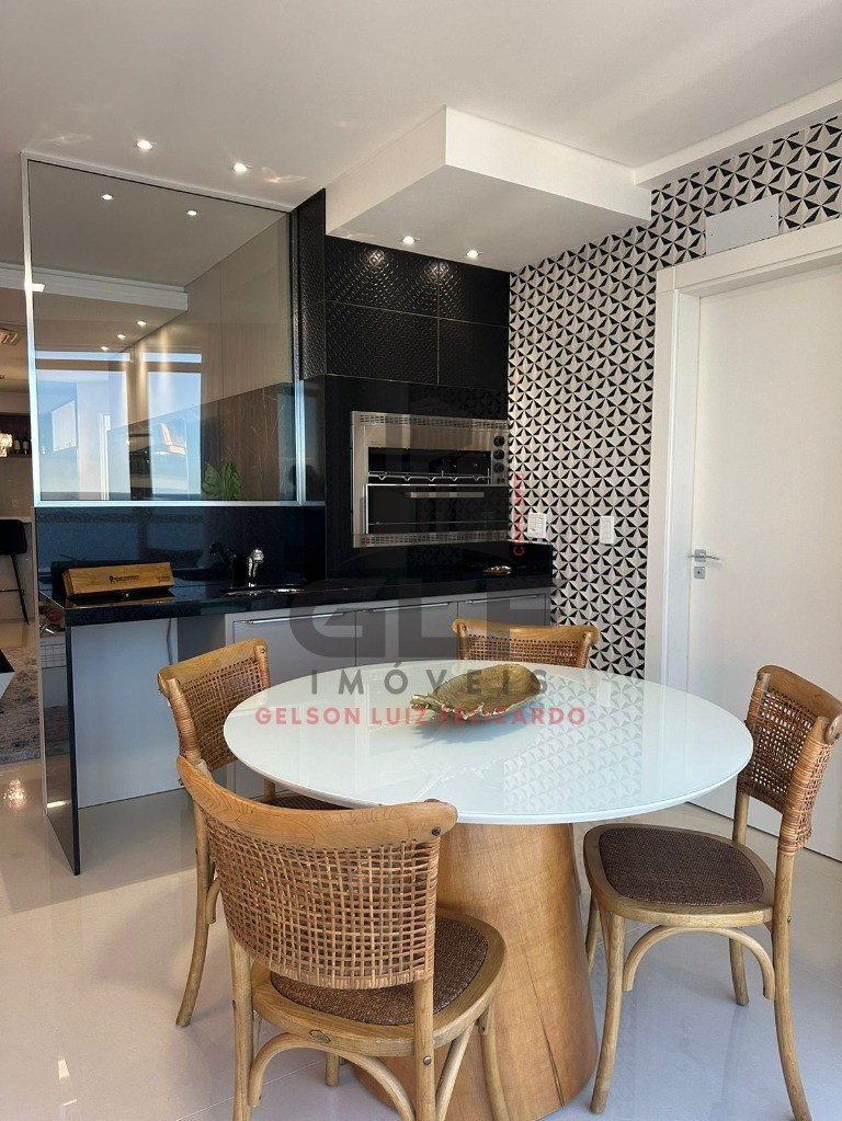 Apartamento de Luxo em Itapema/SC bairro Meia Praia, 4 suítes sendo 01 suíte máster com hidromassagem vista mar e 3 Vagas de garagem, Lazer Completo