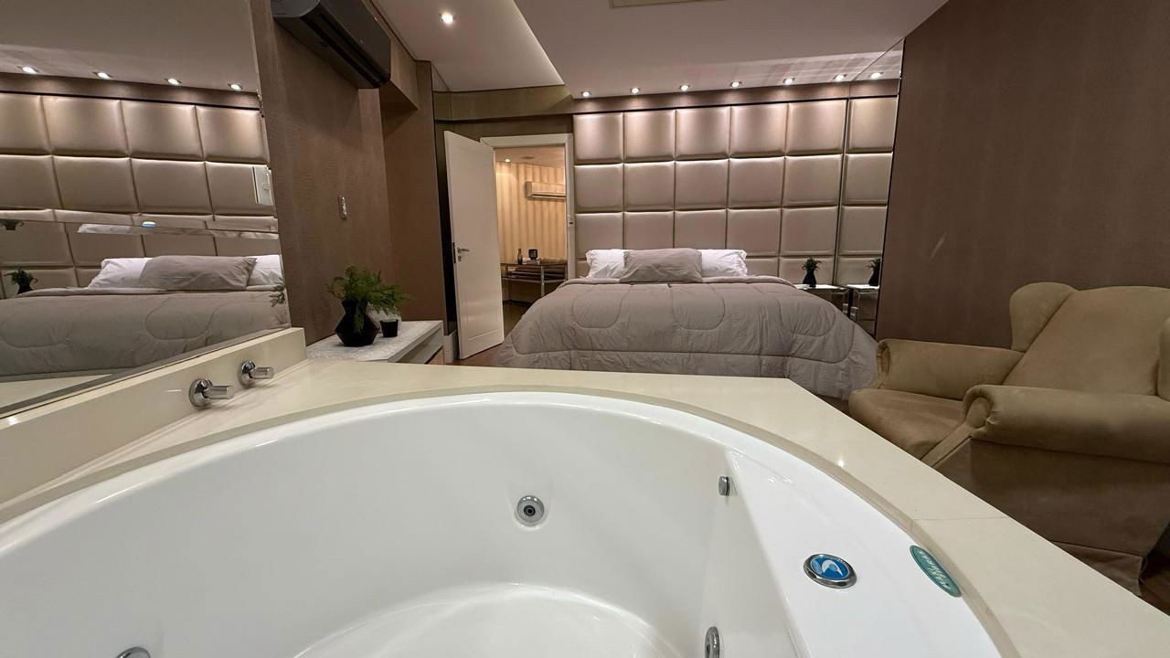 Apartamento Pronto Para morar em Balneário Camboriú/SC com 300m² área privativa sendo 4 suítes, 5 vagas de garagem, lazer completo